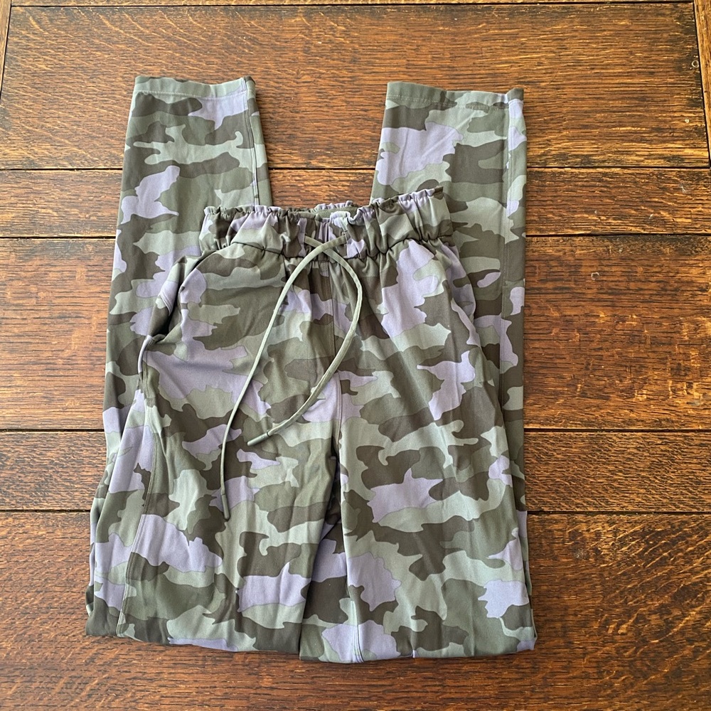 Lululemon on the fly pant size 0